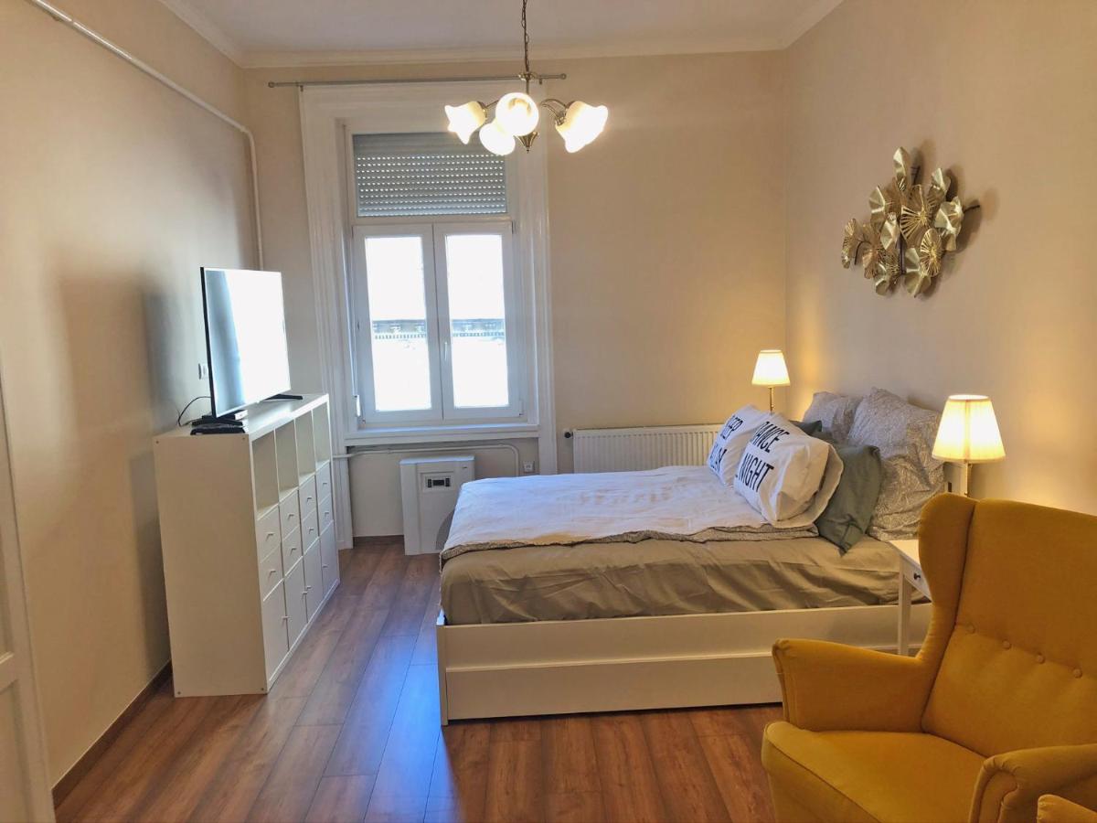 Modern Comfort In Historical Budapest Luaran gambar