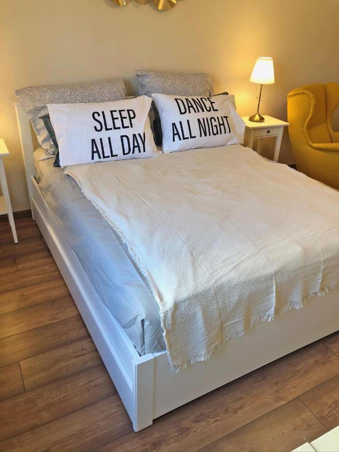 Modern Comfort In Historical Budapest Luaran gambar