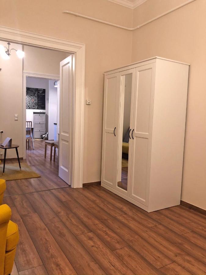 Modern Comfort In Historical Budapest Luaran gambar