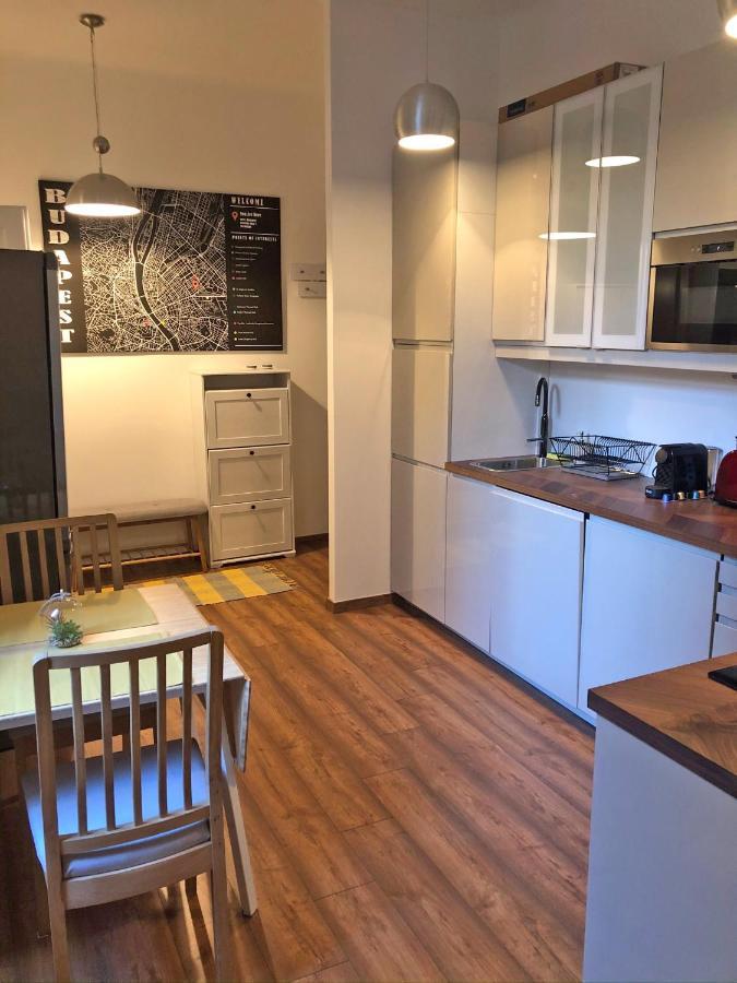 Modern Comfort In Historical Budapest Luaran gambar